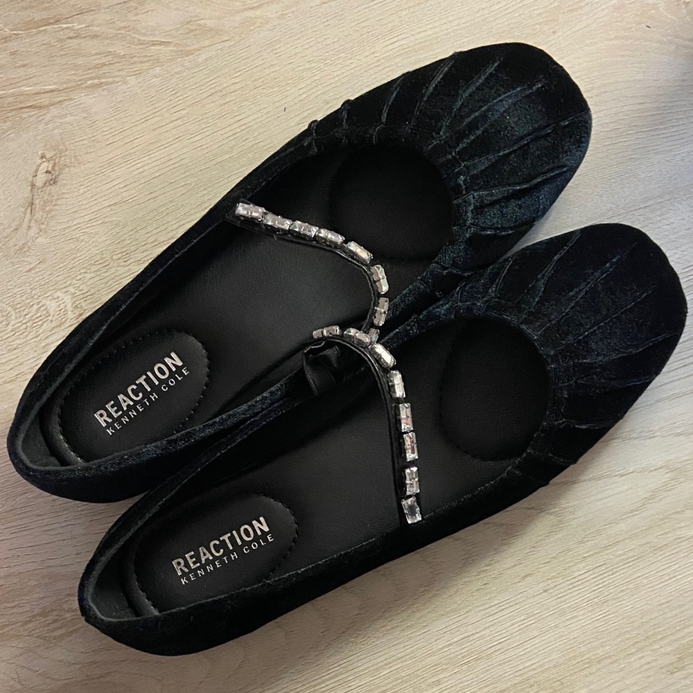 Kenneth Cole Reaction Black Velvet Loafers